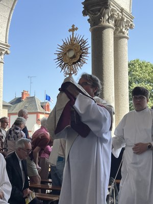 250501 Pèlerinage jubilaire normand à Pontmain (22)